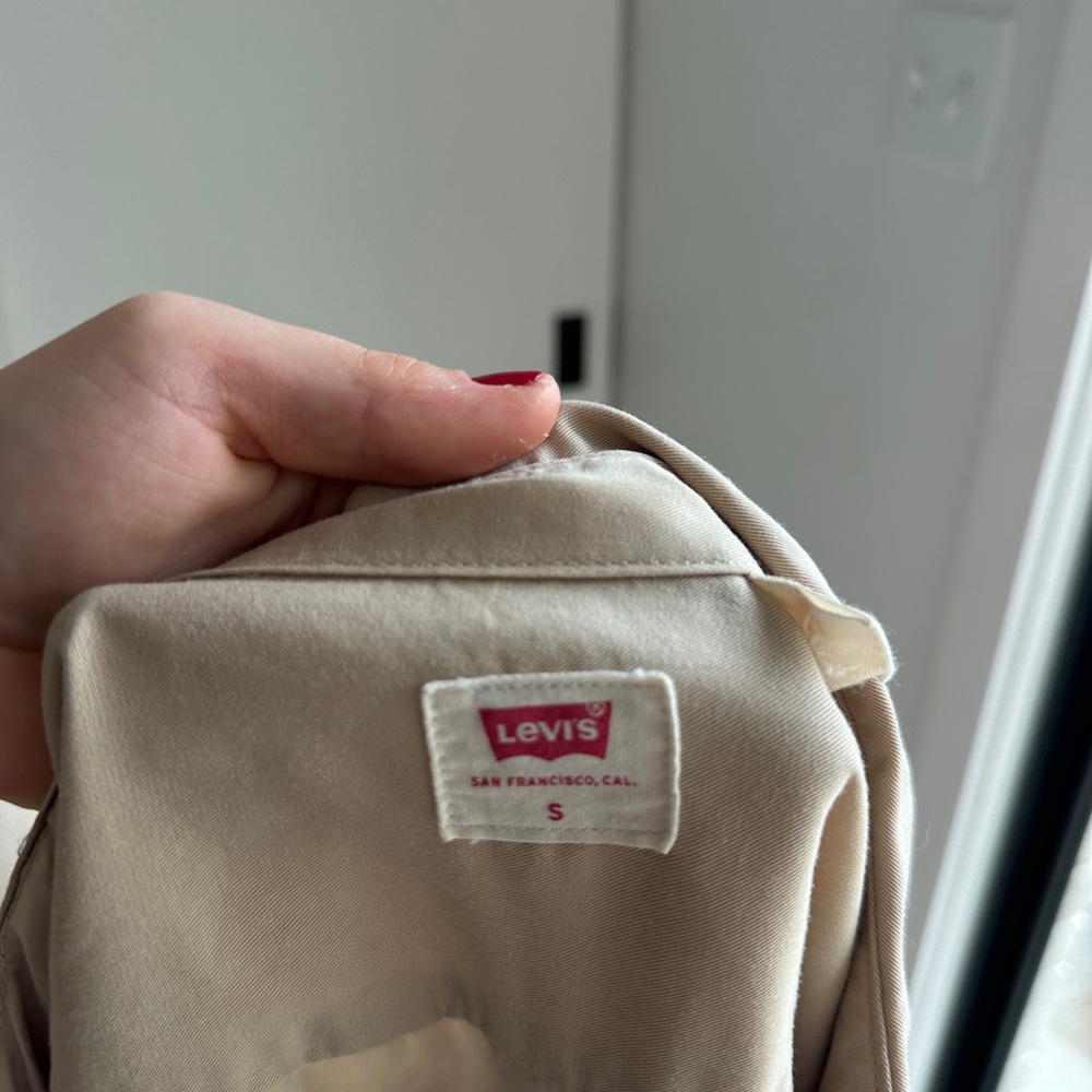 Levi's Cream Button-Up Shirt - Picture 6 of 6